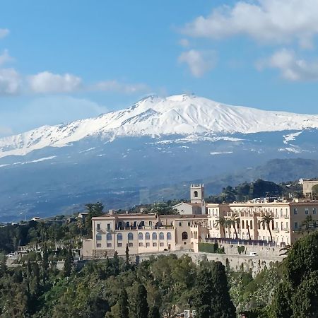 Aly Art Apartment Taormina Duomo, Gulf & Etna View Eksteriør billede