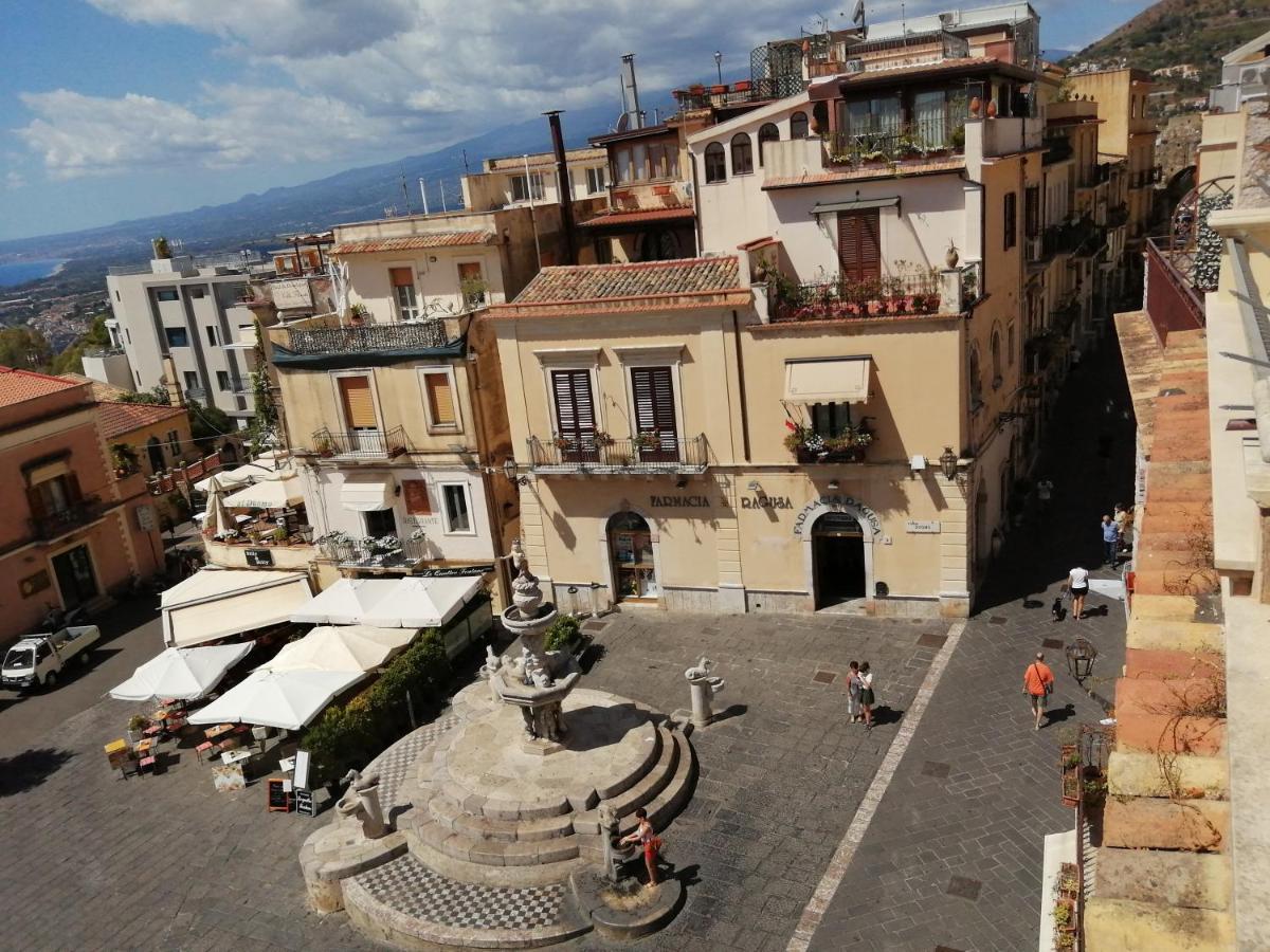 Aly Art Apartment Taormina Duomo, Gulf & Etna View Eksteriør billede