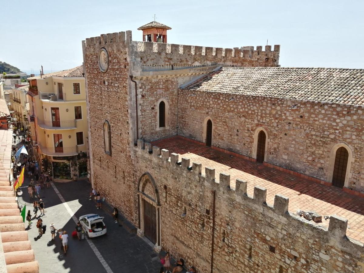 Aly Art Apartment Taormina Duomo, Gulf & Etna View Eksteriør billede