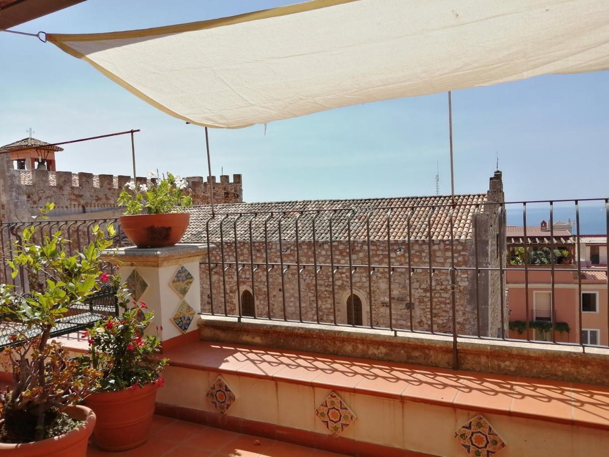Aly Art Apartment Taormina Duomo, Gulf & Etna View Eksteriør billede