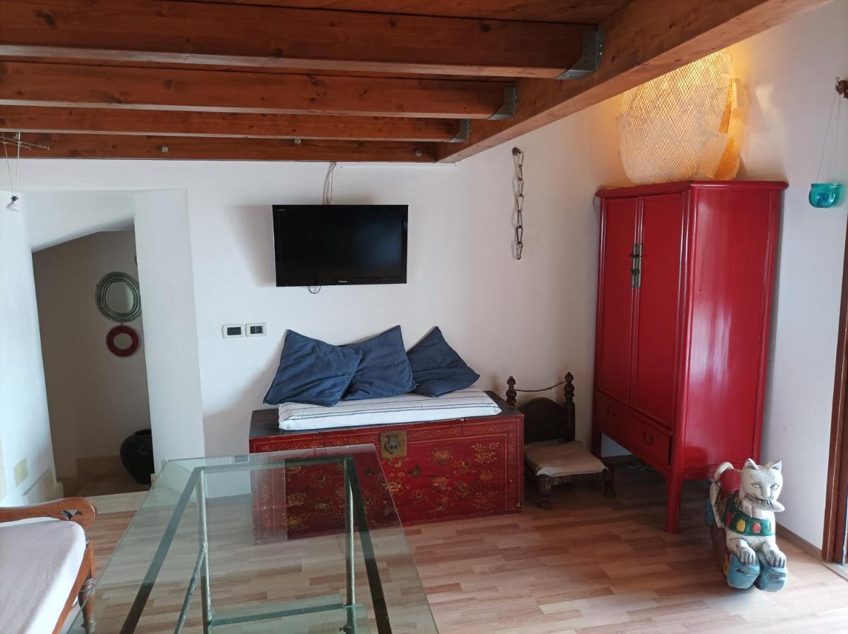 Aly Art Apartment Taormina Duomo, Gulf & Etna View Eksteriør billede